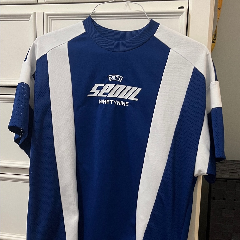H&M Blue and White Graphic Men's Jersey